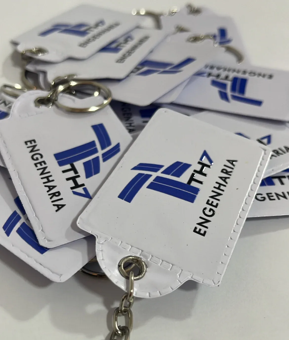 Chaveiros personalizados com logo da empresa