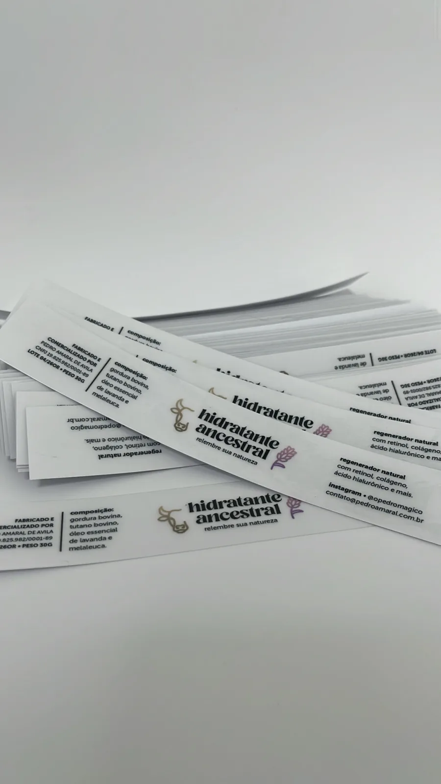 Adesivo de vinil com fundo transparente, outro ângulo