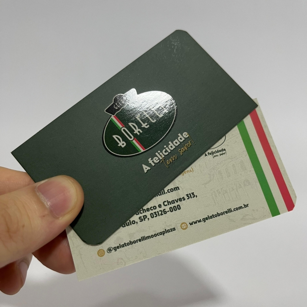 Cartão de visita com verniz localizado