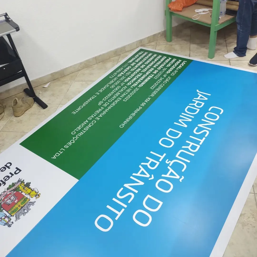 Placa de sinalização de segurança, mais um exemplo