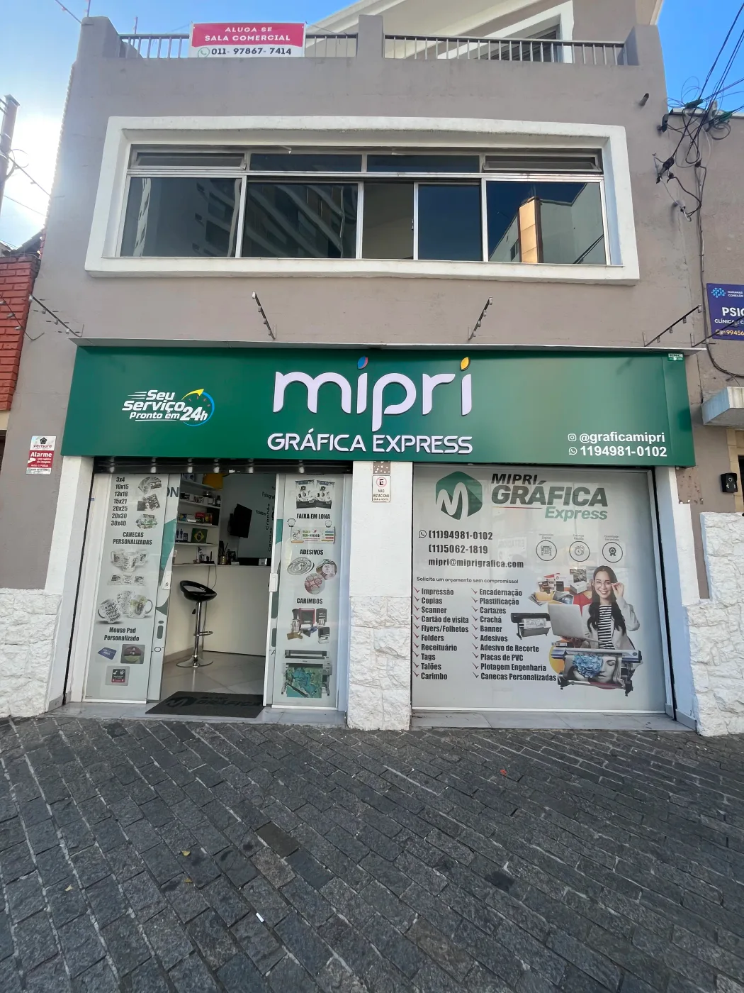 Equipe e produção da Mipri Gráfica Express